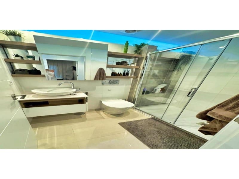 Chalet de 2 habitaciones en Benijófar en venta con piscina - 324.900 € (Ref: 9984923)