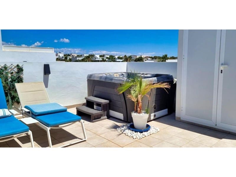Chalet de 2 habitaciones en Benijófar en venta con piscina - 324.900 € (Ref: 9984923)