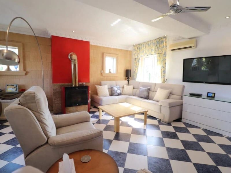 3 slaapkamer Villa te koop in Almoradi met zwembad - € 549.500 (Ref: 9984930)
