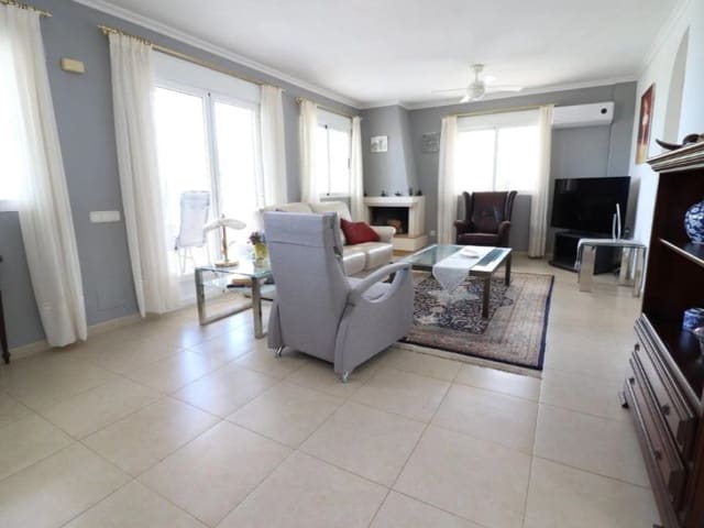 3 soveværelse Villa til salg i Almoradí med swimmingpool - € 585.000 (Ref: 9984934)