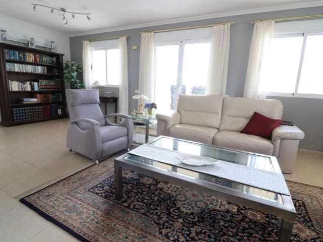3 soveværelse Villa til salg i Almoradí med swimmingpool - € 585.000 (Ref: 9984934)