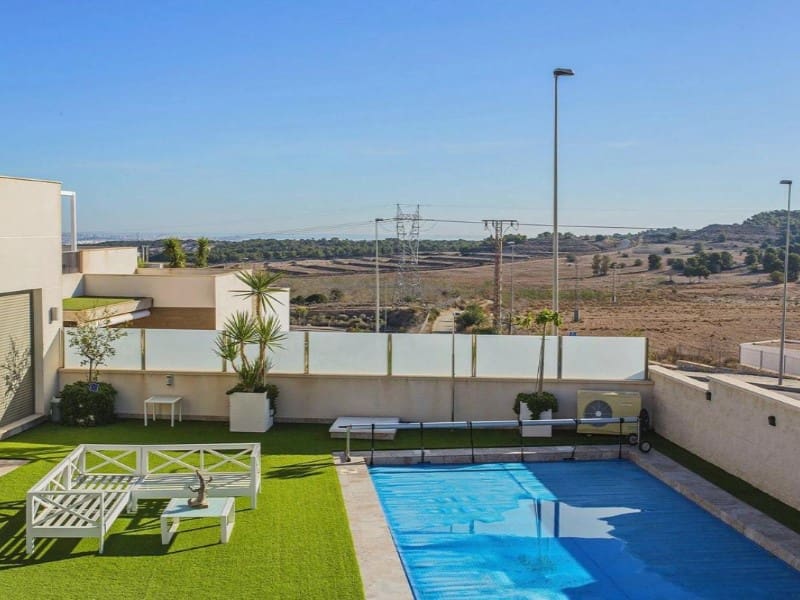 3 bedroom Villa for sale in San Miguel de Salinas with pool - € 682,500 (Ref: 9984937)