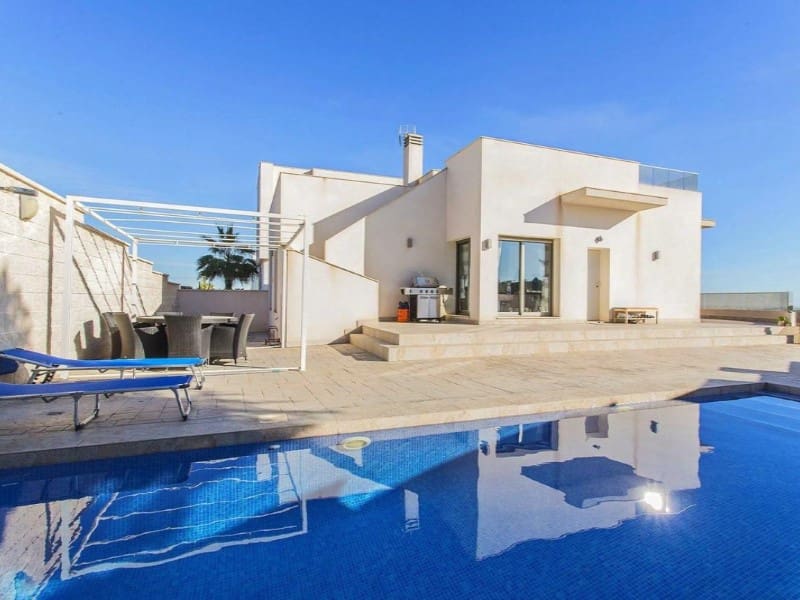 3 bedroom Villa for sale in San Miguel de Salinas with pool - € 682,500 (Ref: 9984937)