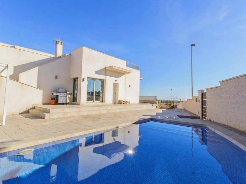 3 bedroom Villa for sale in San Miguel de Salinas with pool - € 682,500 (Ref: 9984937)