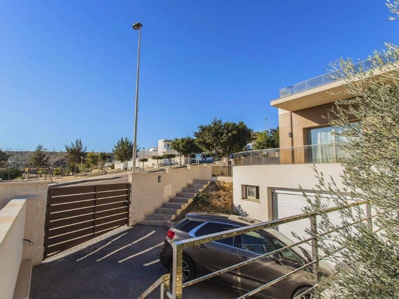 3 bedroom Villa for sale in San Miguel de Salinas with pool - € 682,500 (Ref: 9984937)