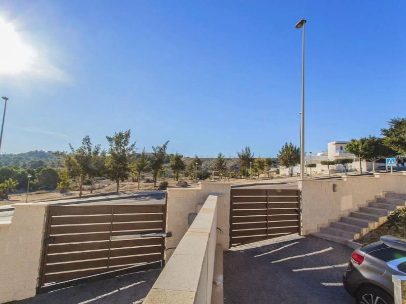 3 bedroom Villa for sale in San Miguel de Salinas with pool - € 682,500 (Ref: 9984937)