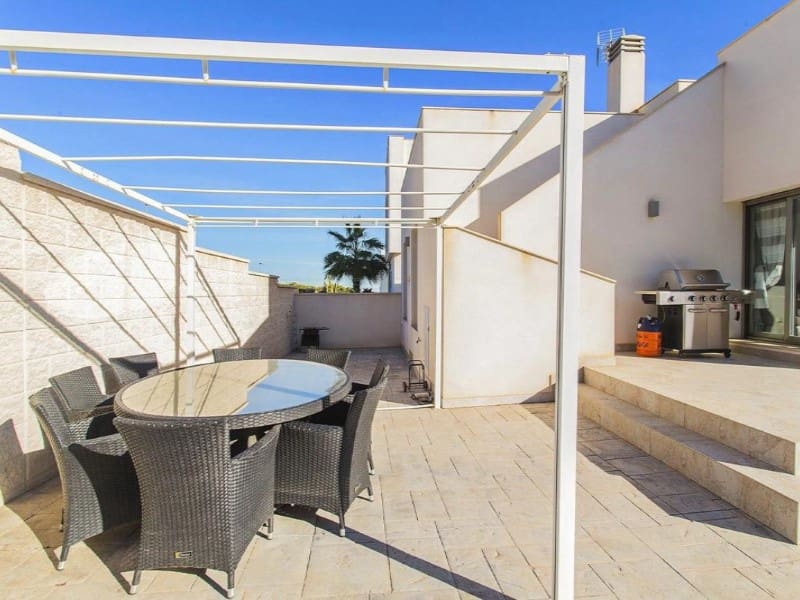 3 bedroom Villa for sale in San Miguel de Salinas with pool - € 682,500 (Ref: 9984937)