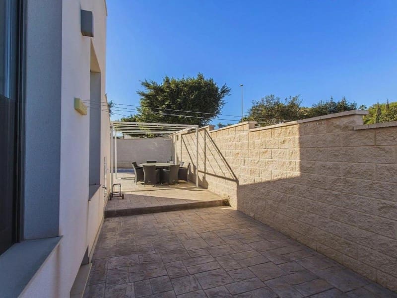 3 bedroom Villa for sale in San Miguel de Salinas with pool - € 682,500 (Ref: 9984937)
