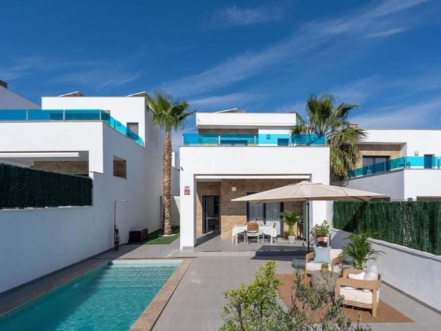 Chalet de 3 habitaciones en Bigastro en venta con piscina - 349.000 € (Ref: 9984939)