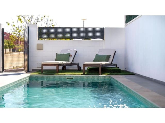 Chalet de 3 habitaciones en Bigastro en venta con piscina - 349.000 € (Ref: 9984939)