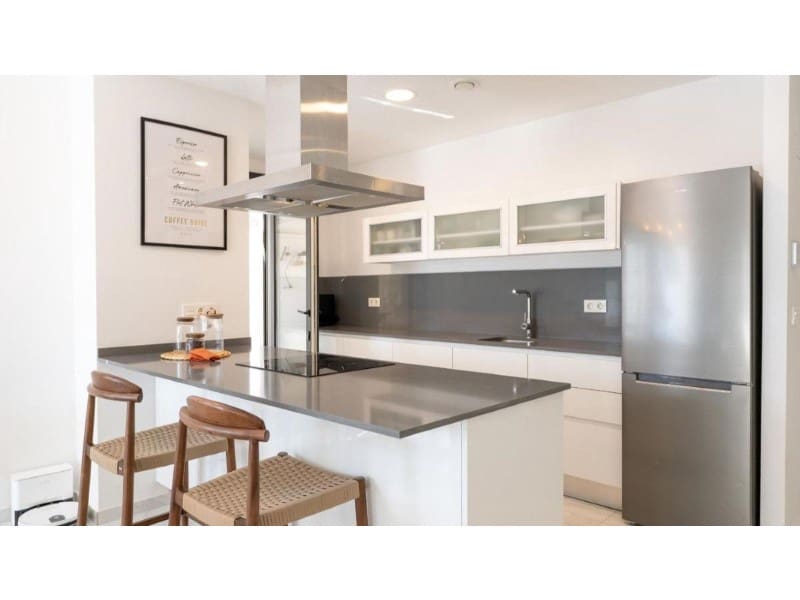 Chalet de 3 habitaciones en Bigastro en venta con piscina - 349.000 € (Ref: 9984939)