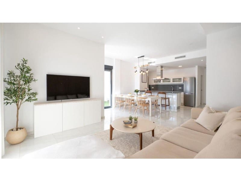 Chalet de 3 habitaciones en Bigastro en venta con piscina - 349.000 € (Ref: 9984939)