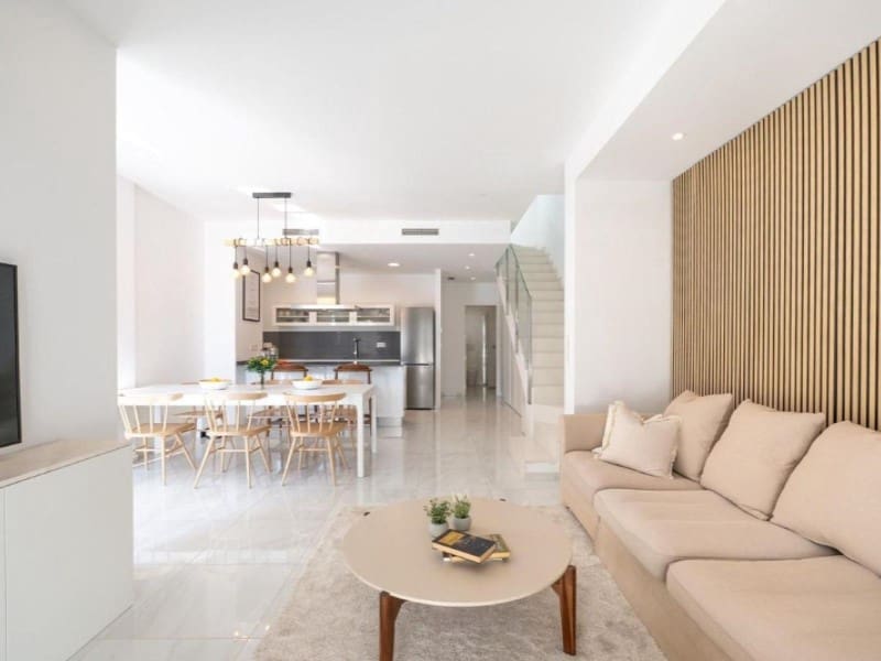 Chalet de 3 habitaciones en Bigastro en venta con piscina - 349.000 € (Ref: 9984939)