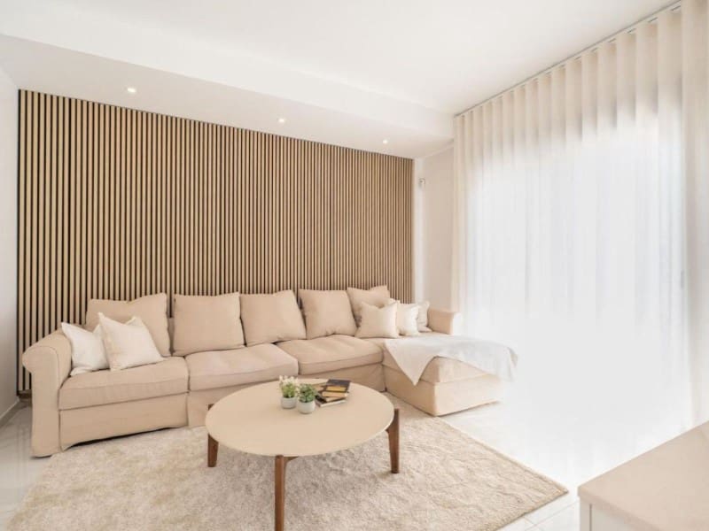 Chalet de 3 habitaciones en Bigastro en venta con piscina - 349.000 € (Ref: 9984939)