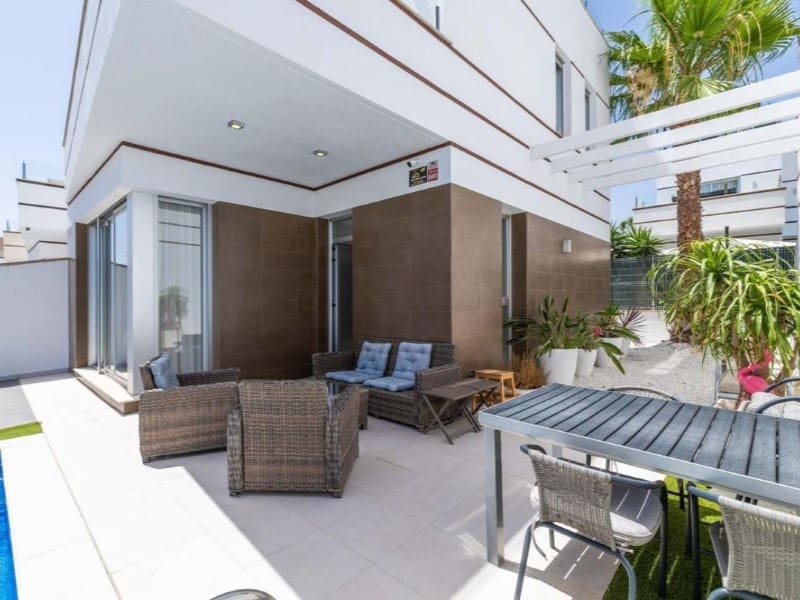 3 soveværelse Villa til salg i Rojales med swimmingpool - € 399.000 (Ref: 9984942)