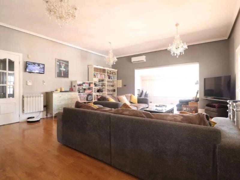 6 soveværelse Villa til salg i Almoradi med swimmingpool - € 595.000 (Ref: 9984943)