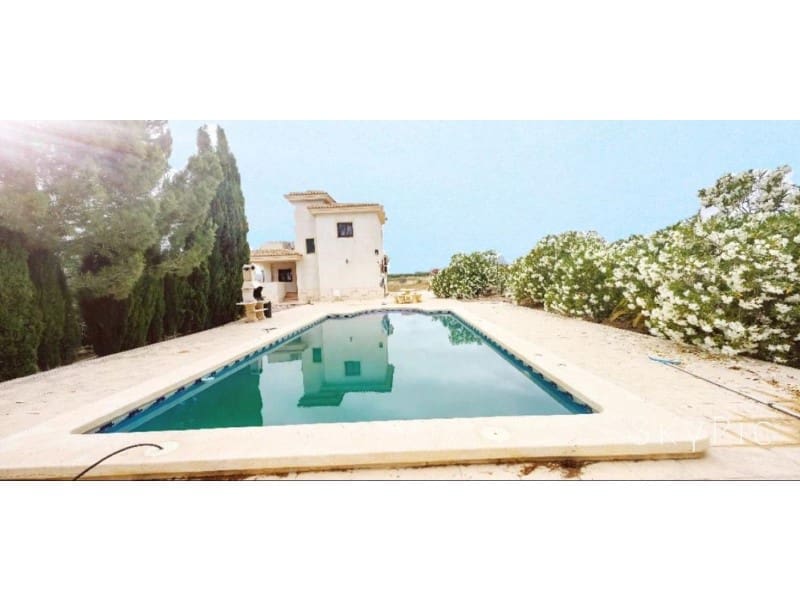 3 soveværelse Villa til salg i Pinoso med swimmingpool - € 375.000 (Ref: 9984944)