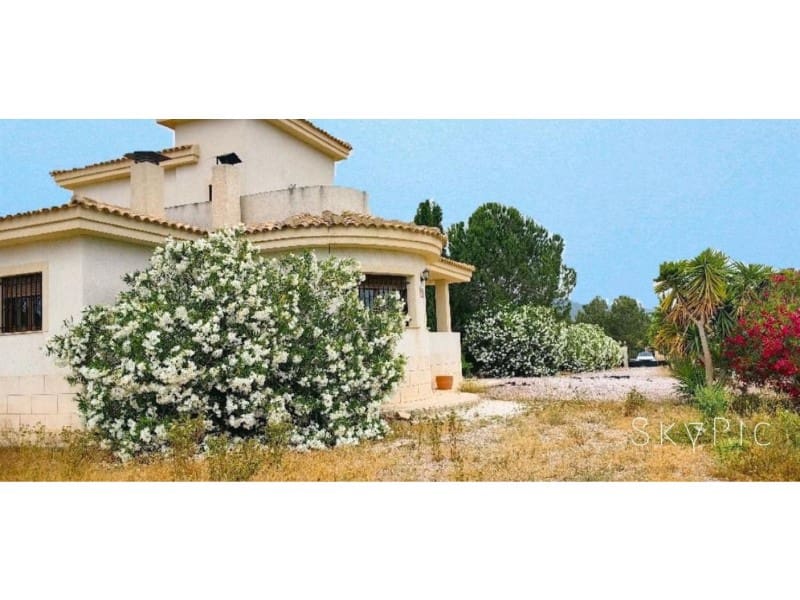 3 soveværelse Villa til salg i Pinoso med swimmingpool - € 375.000 (Ref: 9984944)