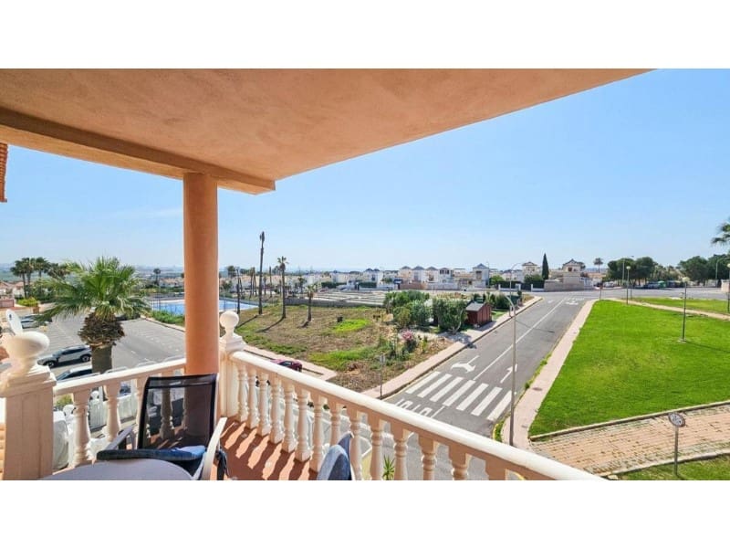 2 camera da letto Villa in vendita in Torrevieja con piscina - 176.000 € (Rif: 9984947)