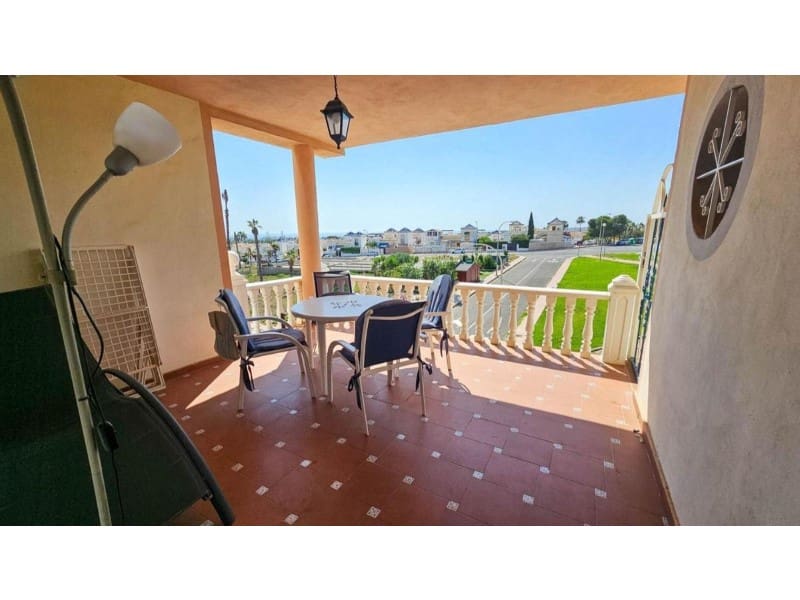 2 camera da letto Villa in vendita in Torrevieja con piscina - 176.000 € (Rif: 9984947)