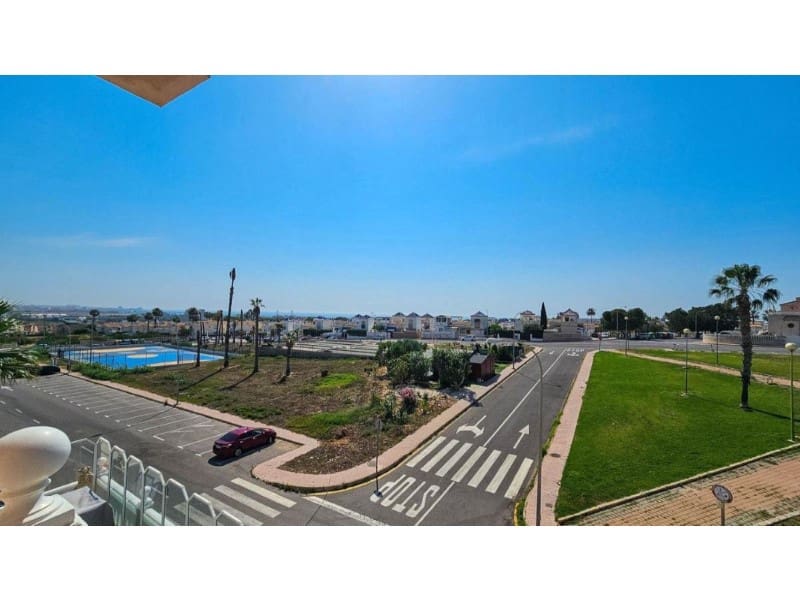 2 camera da letto Villa in vendita in Torrevieja con piscina - 176.000 € (Rif: 9984947)