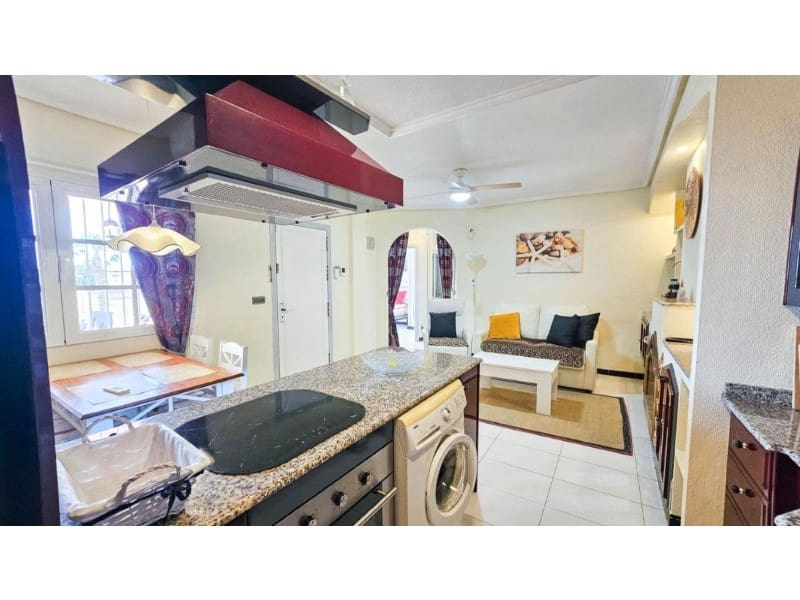 2 camera da letto Villa in vendita in Torrevieja con piscina - 176.000 € (Rif: 9984947)
