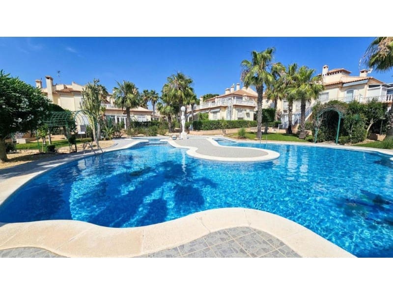 2 camera da letto Villa in vendita in Torrevieja con piscina - 176.000 € (Rif: 9984947)