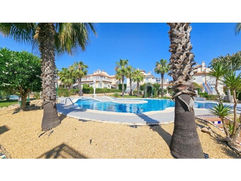 2 camera da letto Villa in vendita in Torrevieja con piscina - 176.000 € (Rif: 9984947)