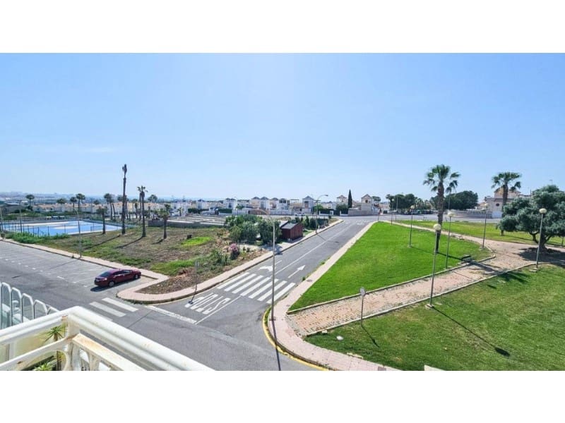 2 camera da letto Villa in vendita in Torrevieja con piscina - 176.000 € (Rif: 9984947)
