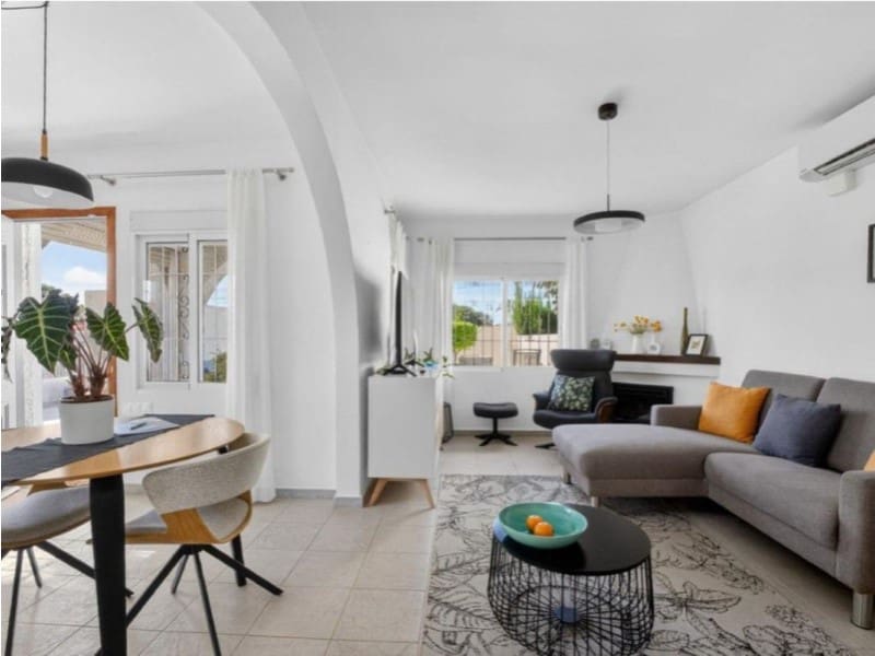 3 bedroom Villa for sale in Torrevieja - € 364,000 (Ref: 9984951)