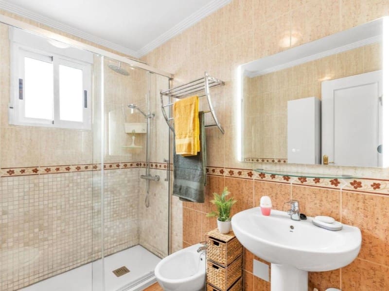 2 bedroom Apartment for sale in Orihuela with pool - € 149,000 (Ref: 9986821)