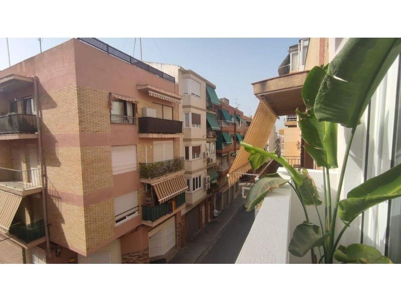 2 slaapkamer Appartement te koop in Alicante stad - € 270.000 (Ref: 9990650)