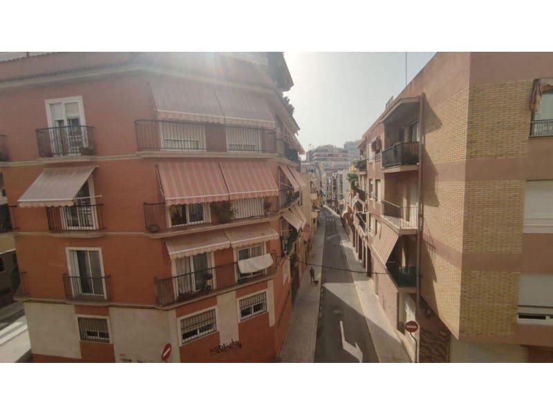 2 slaapkamer Appartement te koop in Alicante stad - € 270.000 (Ref: 9990650)