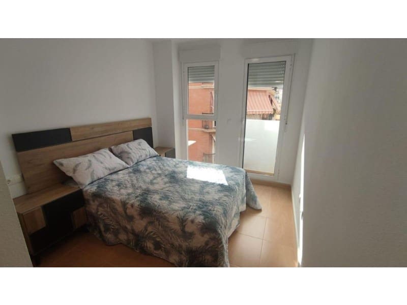 2 slaapkamer Appartement te koop in Alicante stad - € 270.000 (Ref: 9990650)