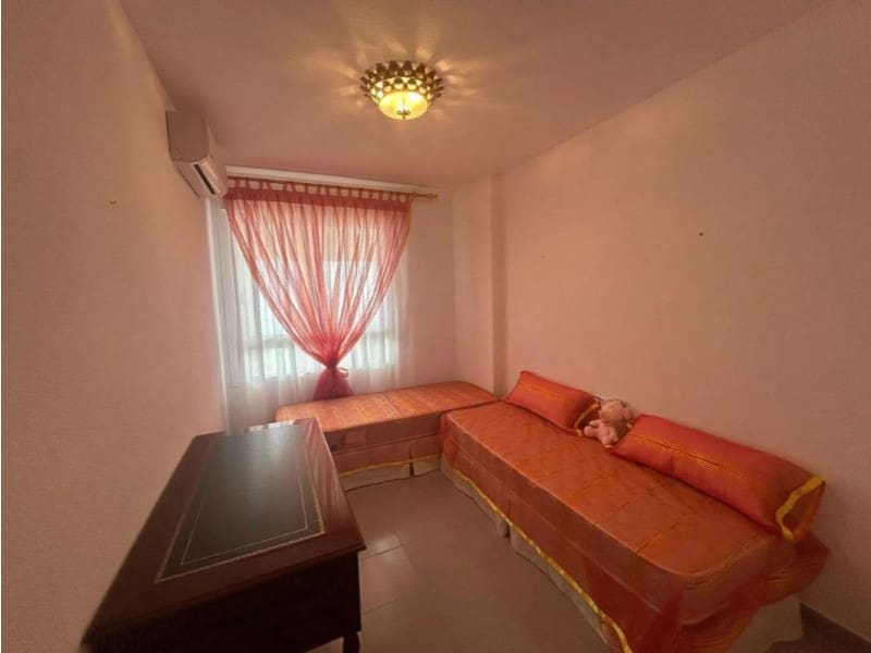 2 slaapkamer Appartement te koop in Benidorm met zwembad - € 485.000 (Ref: 9990657)