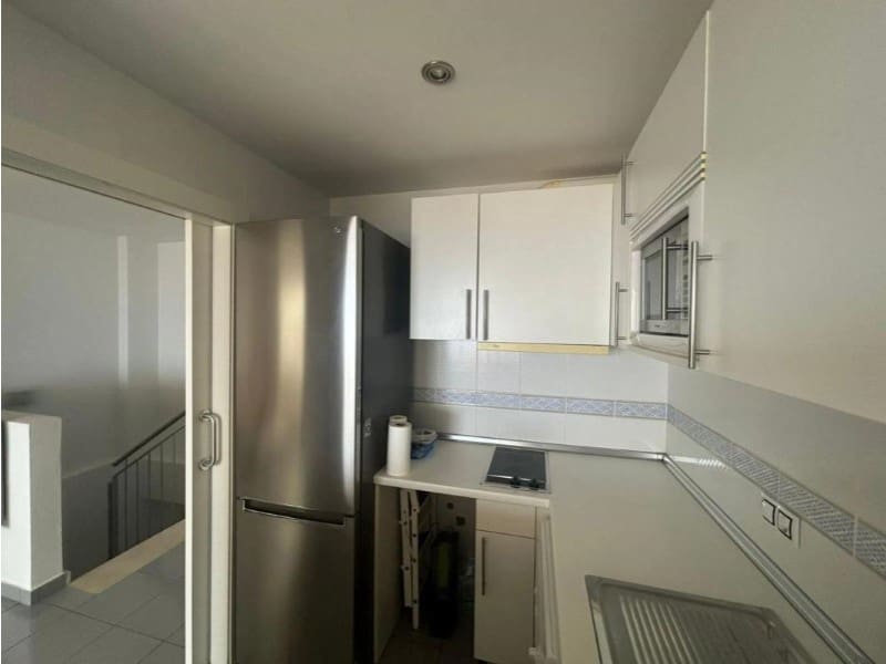 2 slaapkamer Appartement te koop in Benidorm met zwembad - € 485.000 (Ref: 9990657)