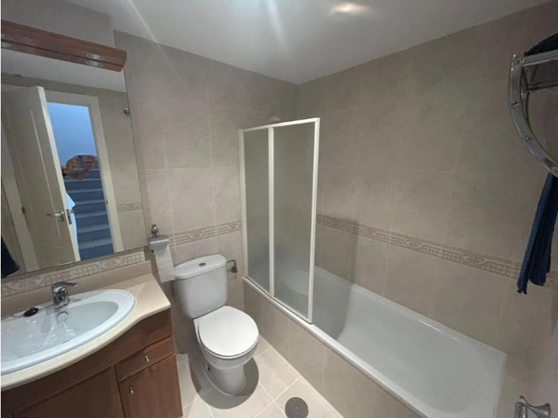 2 slaapkamer Appartement te koop in Benidorm met zwembad - € 485.000 (Ref: 9990657)