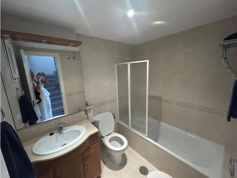 2 slaapkamer Appartement te koop in Benidorm met zwembad - € 485.000 (Ref: 9990657)