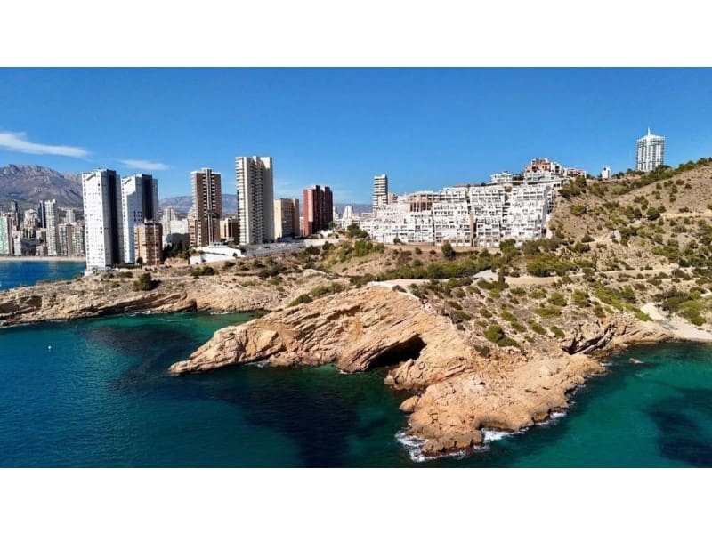 2 slaapkamer Appartement te koop in Benidorm met zwembad - € 485.000 (Ref: 9990657)