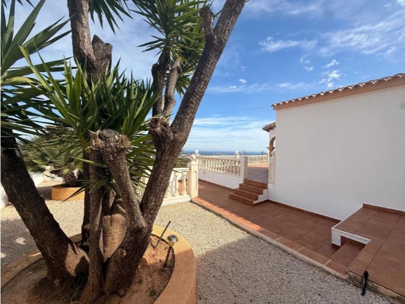 4 quarto Moradia para venda em Calpe / Calp com piscina - 690 000 € (Ref: 9990661)