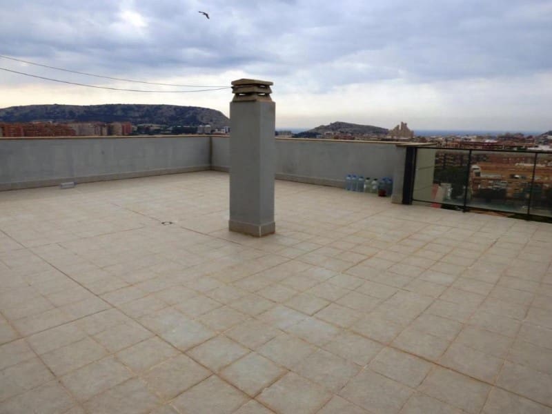 4 makuuhuone Huoneisto myytävänä paikassa Alicante kaupunki mukana uima-altaan - 449 000 € (Ref: 9990672)