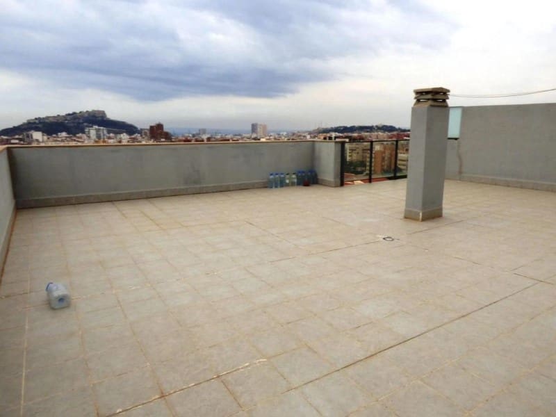 4 makuuhuone Huoneisto myytävänä paikassa Alicante kaupunki mukana uima-altaan - 449 000 € (Ref: 9990672)
