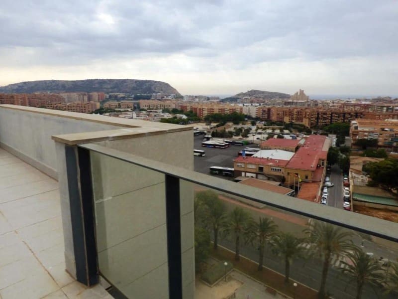 4 makuuhuone Huoneisto myytävänä paikassa Alicante kaupunki mukana uima-altaan - 449 000 € (Ref: 9990672)