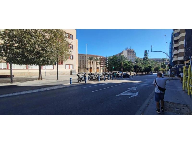 2 soveværelse Lejlighed til salg i Alicante by - € 280.000 (Ref: 9990673)