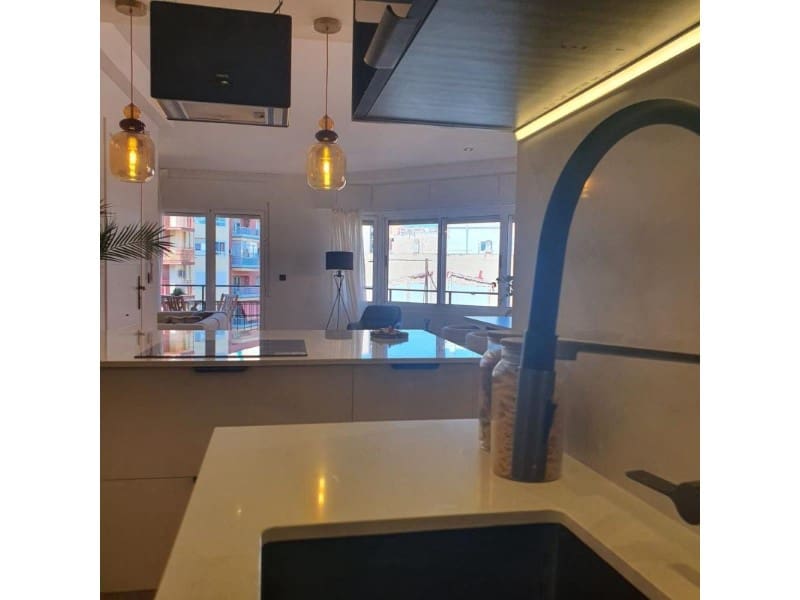 3 Zimmer Apartment zu verkaufen in Alicante / Alacant Stadt - 440.000 € (Ref: 9995087)
