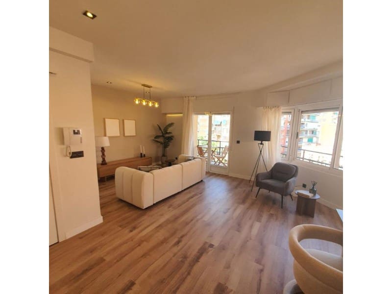 3 Zimmer Apartment zu verkaufen in Alicante / Alacant Stadt - 440.000 € (Ref: 9995087)