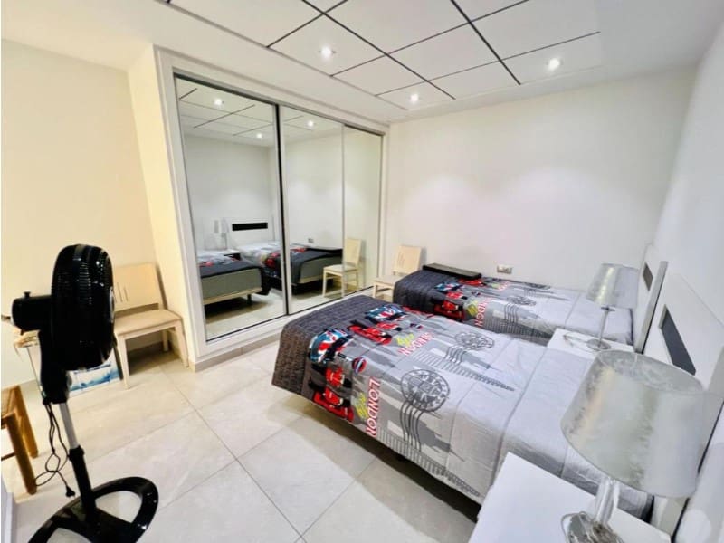 3 sypialnia Apartament na sprzedaż w Torrevieja - 300 000 € (Ref: 9995089)