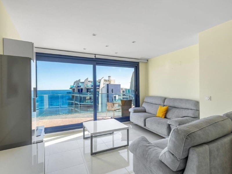 2 slaapkamer Appartement te koop in Punta Prima - € 699.000 (Ref: 9995091)