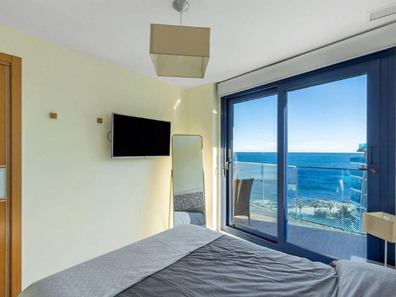 2 slaapkamer Appartement te koop in Punta Prima - € 699.000 (Ref: 9995091)