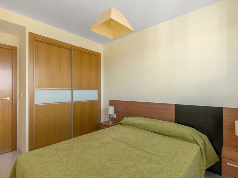 2 slaapkamer Appartement te koop in Punta Prima - € 699.000 (Ref: 9995091)